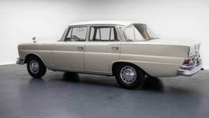 Bild 3/12 von Mercedes-Benz 220 SE b (1962)