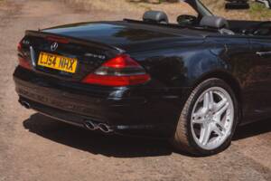 Afbeelding 14/29 van Mercedes-Benz SL 55 AMG (2004)