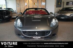Imagen 7/39 de Ferrari California (2010)