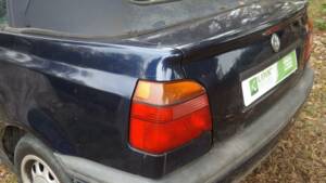 Image 32/50 of Volkswagen Golf III Cabrio 1.6 (1996)