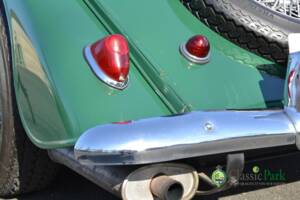 Image 42/50 of Morgan 4/4 Series IV (1962)