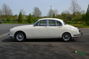 Image 2/35 of Jaguar 340 (1968)
