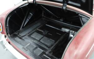 Immagine 30/34 di Mercedes-Benz 220 S (1957)