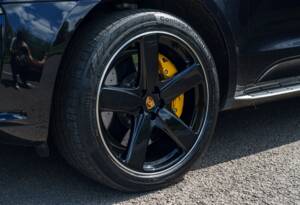Bild 10/28 von Porsche Macan S (2020)