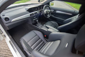 Bild 12/25 von Mercedes-Benz C 63 AMG (2012)