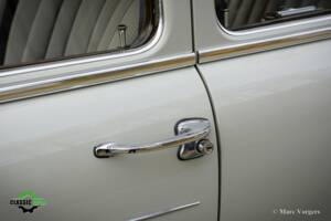 Bild 34/44 von Mercedes-Benz 220 S (1958)