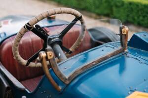Image 19/25 of Pontiac Economy Eight Special (1933)