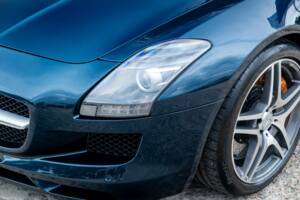 Afbeelding 16/38 van Mercedes-Benz SLS AMG (2010)