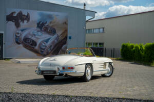 Image 2/38 of Mercedes-Benz 300 SL Roadster (1961)