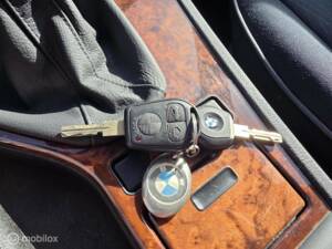 Imagen 22/37 de BMW 523i (1999)