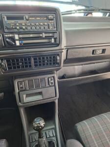 Image 17/21 of Volkswagen Golf Mk II GTi 1.8 (1990)