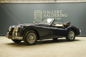 Image 14/50 of Jaguar XK 140 DHC (1955)