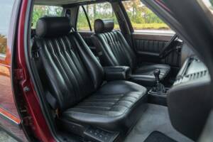 Image 27/50 of Lancia Thema 8.32 (1989)