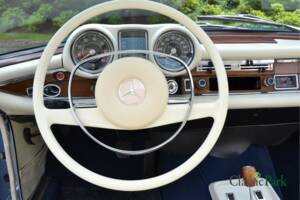 Bild 25/50 von Mercedes-Benz 280 SE 3,5 (1971)