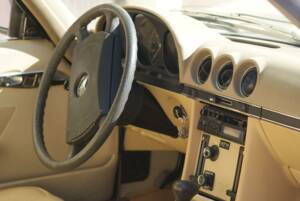 Immagine 32/50 di Mercedes-Benz 280 SLC (1976)