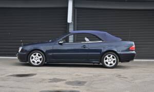 Image 2/50 of Mercedes-Benz CLK 230 Kompressor (2002)