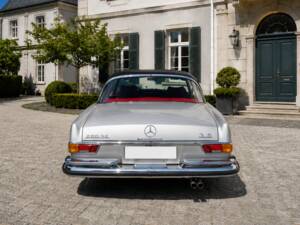 Bild 9/19 von Mercedes-Benz 280 SE 3,5 (1970)