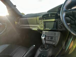 Image 30/54 de Porsche 911 Carrera (2003)