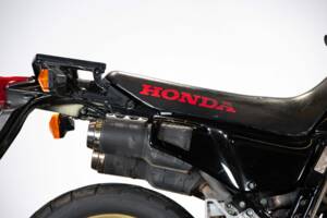 Image 22/38 de Honda NX 650 Dominator (1988)
