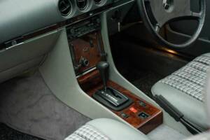 Image 21/50 of Mercedes-Benz 280 SL (1985)