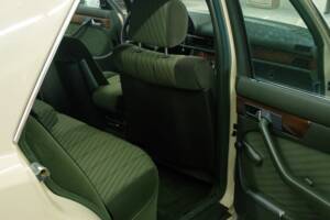 Bild 29/50 von Mercedes-Benz 280 SE (1984)