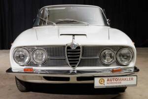 Image 4/98 de Alfa Romeo 2600 Sprint (1964)