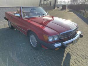 Image 9/36 of Mercedes-Benz 560 SL (1987)