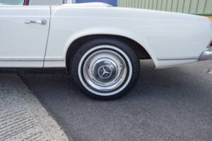 Image 24/33 de Mercedes-Benz 230 SL (1965)