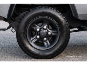 Image 20/27 of Land Rover Defender 90 (1996)