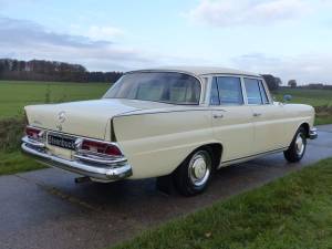 Mercedes-Benz 220 S b LImousine (W 111) 1965