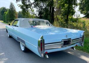 Bild 6/16 von Cadillac DeVille Convertible (1966)