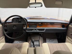 Bild 12/19 von Mercedes-Benz 280 SE (1972)