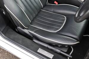 Immagine 30/33 di Aston Martin DB 7 (1999)