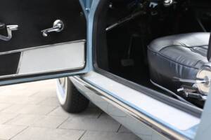 Image 17/56 of Peugeot 404 Coupé (1968)