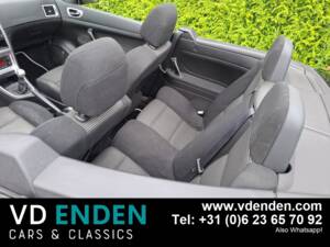 Bild 17/23 von Peugeot 307 CC 2.0i (2005)