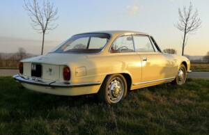 Image 24/29 of Alfa Romeo 2600 Sprint (1966)