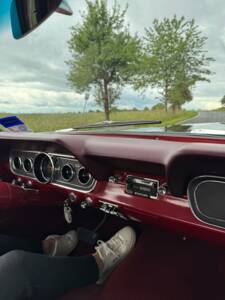 Image 2/4 of Ford Mustang 200 (1966)