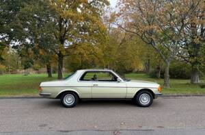 Afbeelding 25/35 van Mercedes-Benz 280 CE (1983)