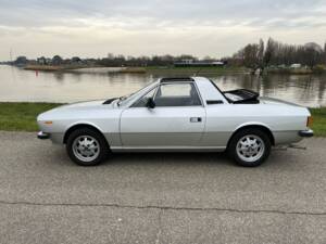 Bild 3/6 von Lancia Beta Spider 2000 (1981)