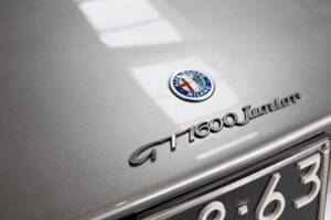 Imagen 30/36 de Alfa Romeo Giulia 1600 GT Junior (1973)