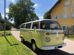 Image 3/7 de Volkswagen T2b minibus (1977)