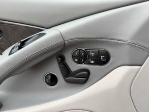 Bild 13/30 von Mercedes-Benz SL 350 (2008)