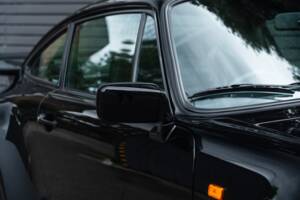 Image 58/67 of Porsche 911 Turbo 3.3 (1987)