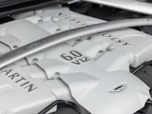Bild 42/56 von Aston Martin DBS (2010)