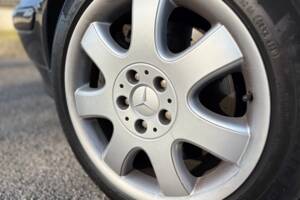 Image 23/24 of Mercedes-Benz CLK 430 (2000)