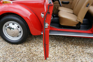 Immagine 25/50 di Volkswagen Super Beetle (1971)