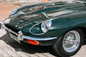 Image 52/63 of Jaguar E-Type (1969)