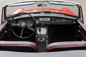 Image 4/49 of MG MGB (1966)