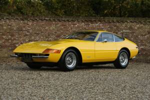 Image 32/50 of Ferrari 365 GTB/4 Daytona (1973)