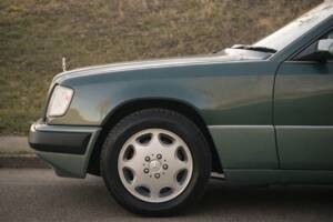 Bild 5/30 von Mercedes-Benz 300 CE-24 (1992)
